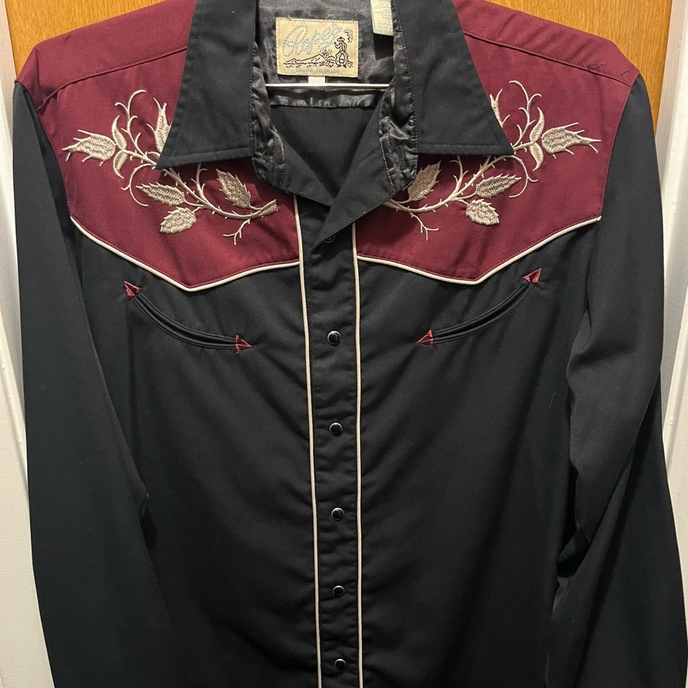 Roper Black & Burgandy Embroidered Pearl Snap Western Shirt